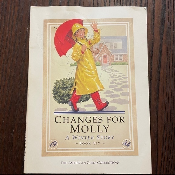 American Girls Collection Changes for Molly A Winter Story book 6 - Picture 1 of 7